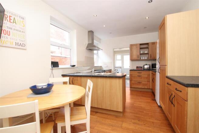 Kitchen Breakfast Room (1).JPG