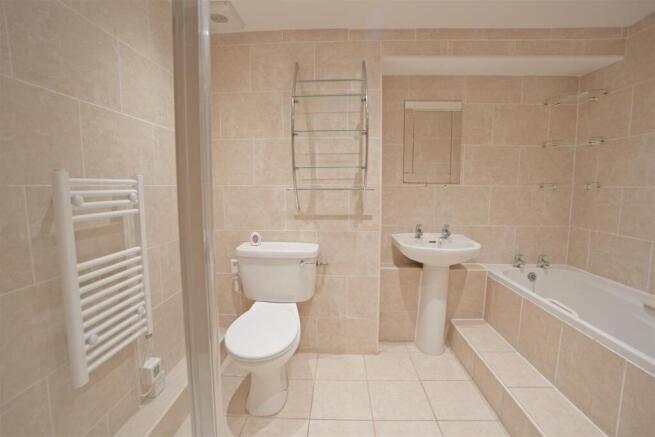 2 bed Apartment for sale Image 12
