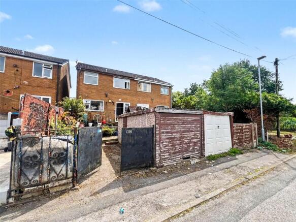 3 bed Semi-Detached for sale Image 12