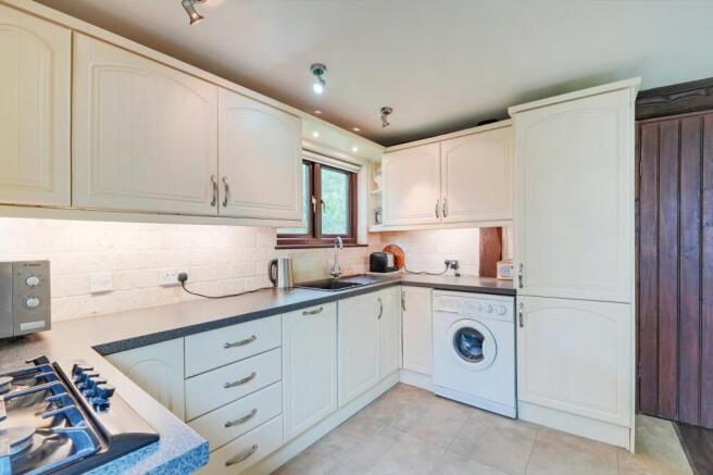 4 bed Detached for sale Image 10