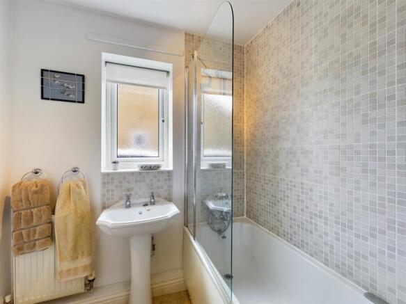 Bathroom.jpg