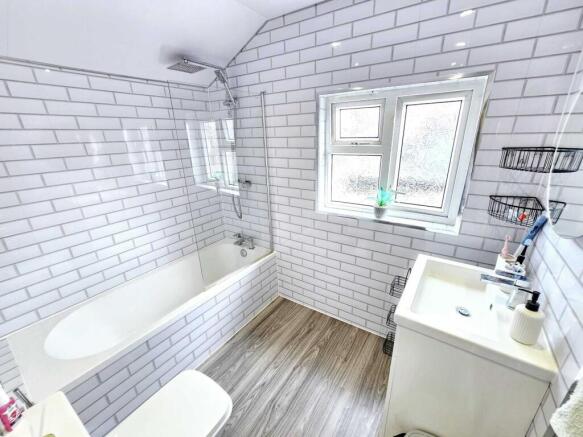 5 bed Terraced for sale Image 7