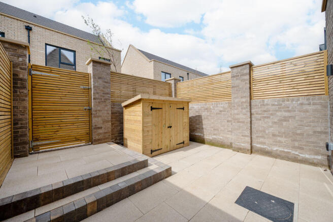 3 bed Town House for sale Image 4