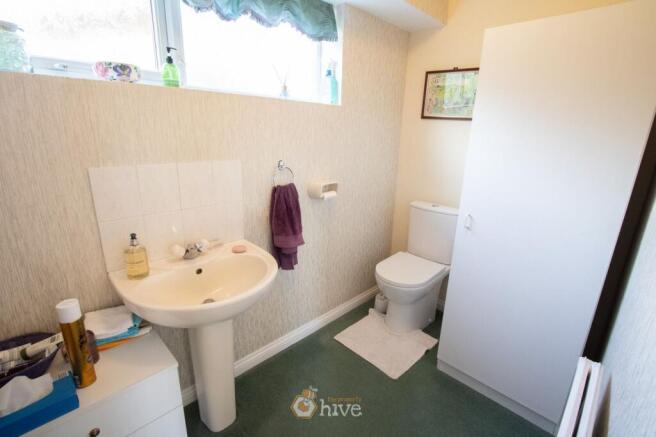 4 bed Detached for sale Image 11