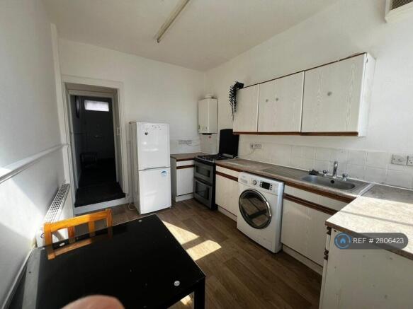 2 bed Terraced to rent Image 7