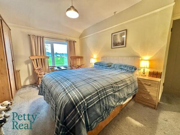 3 bed Semi-Detached for sale Image 5