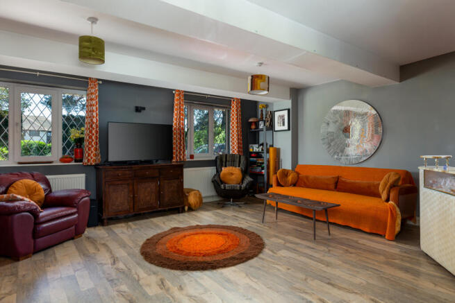 Sitting/Dining Room