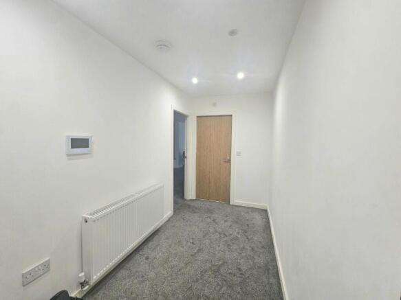 1 bed Apartment to rent Image 6