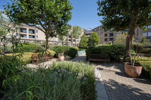 17, Conant Mews, London E1 8RZ