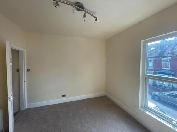 2 bed Terraced to rent Image 10