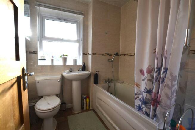 Family Bathroom.JPG