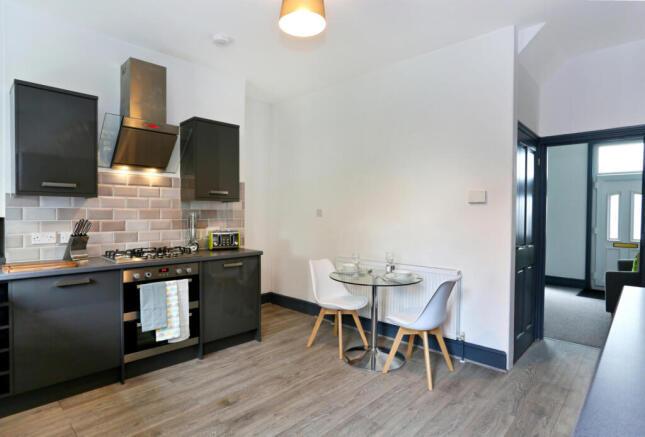 5 bed Terraced to rent Image 7