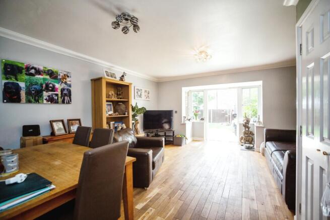 Lounge/Dining Room