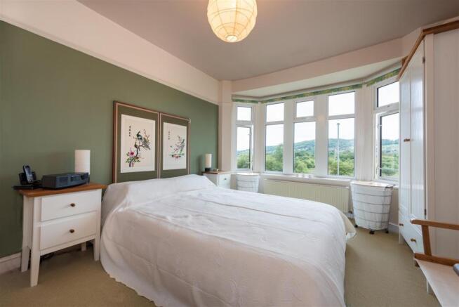 Bedroom 1.jpg