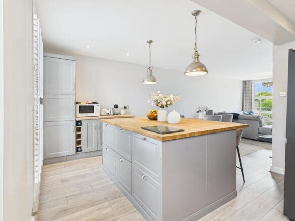 4 bed Town House for sale Image 10