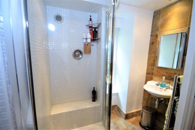 GF SHOWER ROOM
