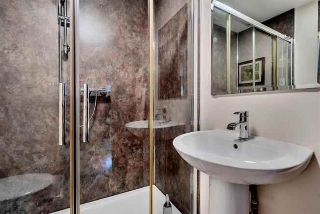 Moorlands12 Bedroom3 ensuite.jpg