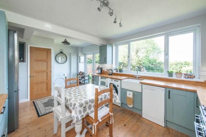 LIVING ROOM, KITCHEN AND DINER