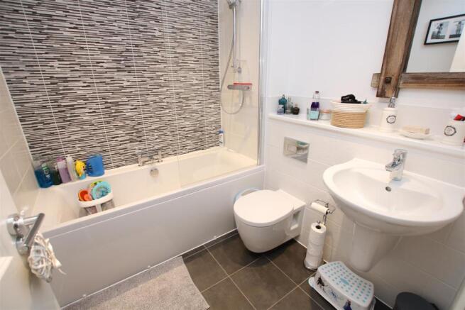 Bathroom.JPG
