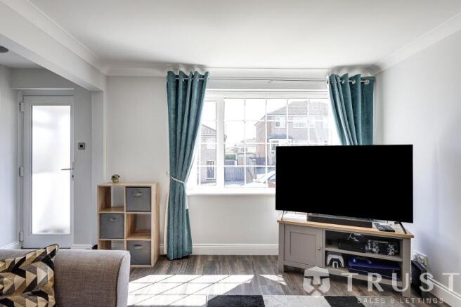 3 bed Semi-Detached for sale Image 4