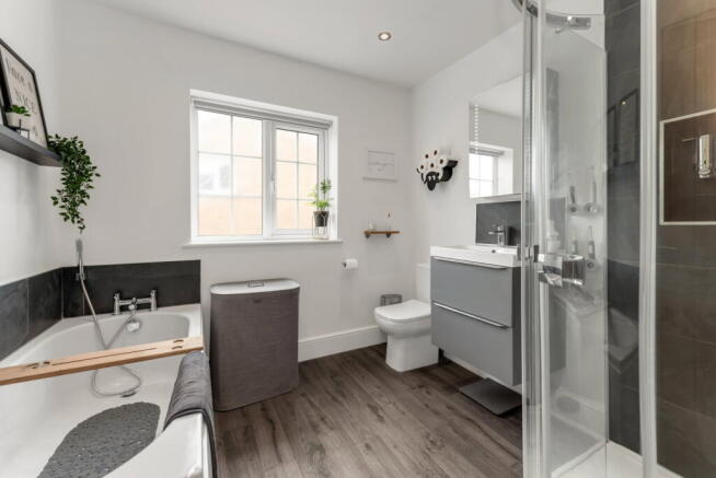 4 bed Semi-Detached for sale Image 9