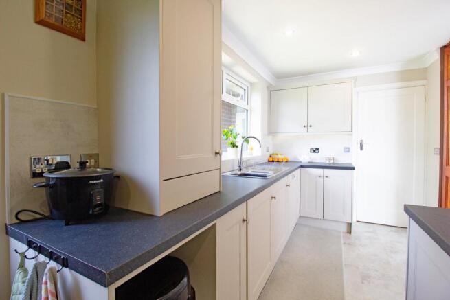 4 bed Semi-Detached for sale Image 8