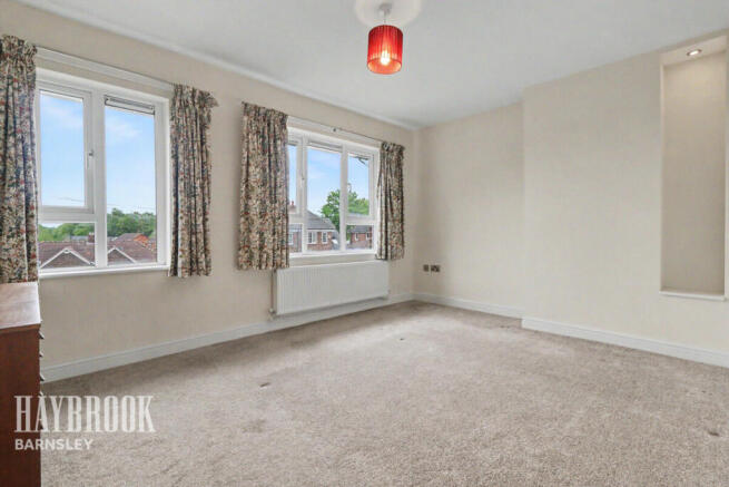 3 bed Semi-Detached for sale Image 11