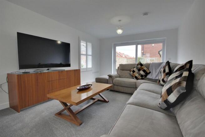 4 bed Detached for sale Image 4