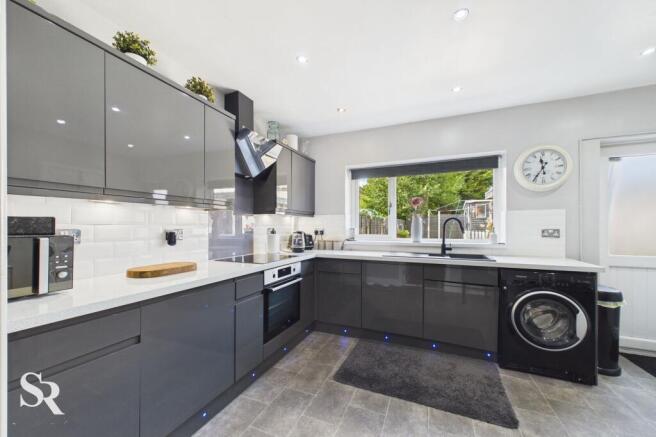 Kitchen / Dining
