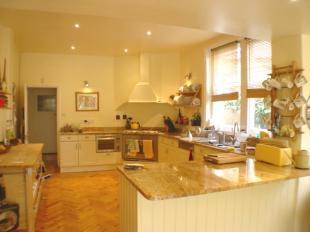 32' kitchen
