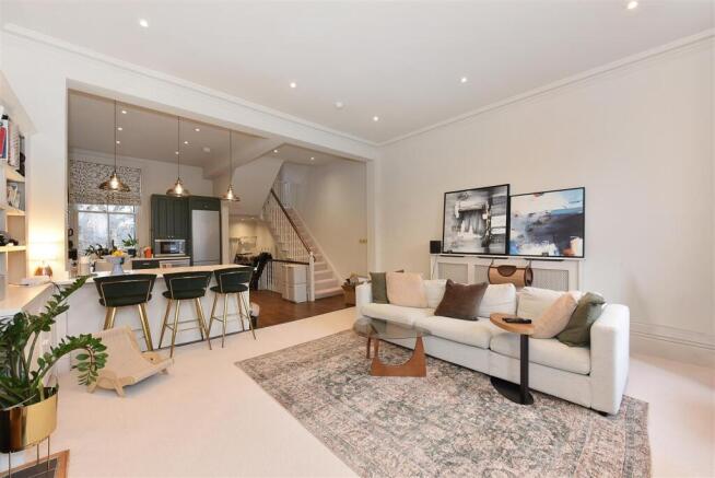 Top floor flat, 1, Hildyard Road (11).JPG