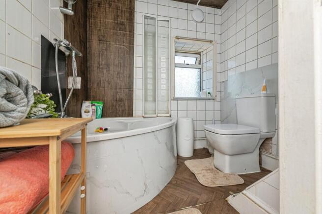 2 bed Terraced for sale Image 8