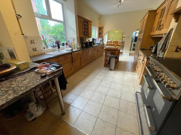 5 bed Terraced for sale Image 6