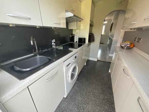 KITCHEN 9'2 x 5'9