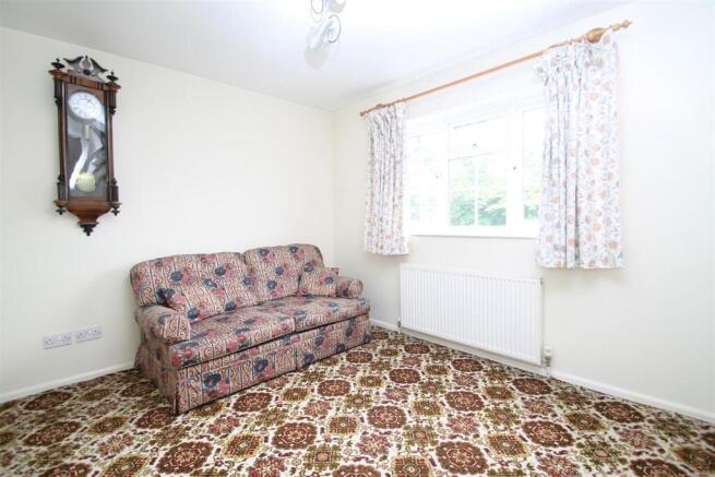 4 bed Detached for sale Image 8