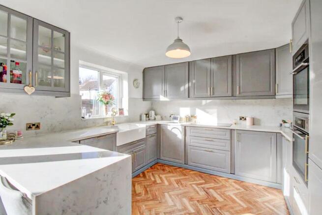 438bad16ec2181215ef26f4161ab652f2f7724ad KITCHEN.j