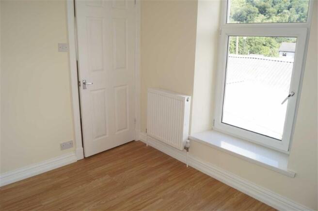 BEDROOM 3 (REAR)
