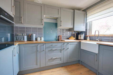 Bursledon Green! Chain Free! Wow Factor Kitchen!