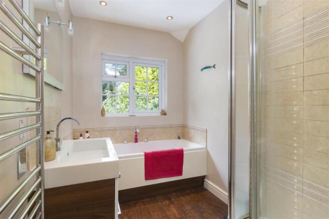 Myton210-Bath-01A.jpg