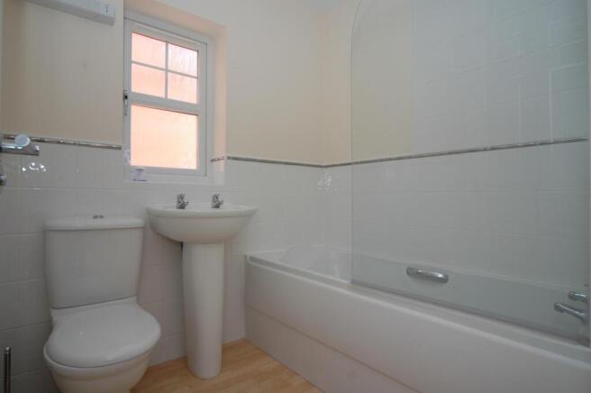2 bed End of Terrace to rent Image 5