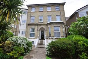 Flat 12, 14, Parklands, Surbiton KT5 8EA