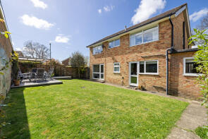 18, Lincoln Green, Chichester PO19 5DN