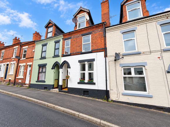 3-bed terraced on Holborn Avenue, Nottingham, NG2, £190,000