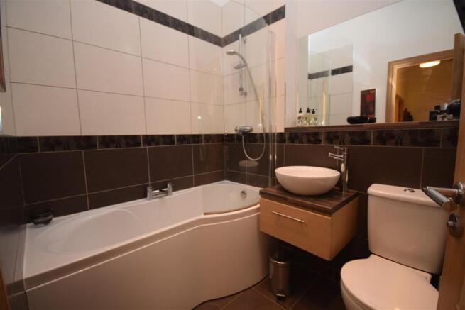 Bathroom .JPG