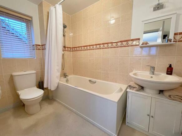 En-Suite Bathroom