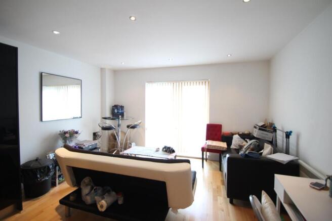 1 bed Flat to rent Image 4