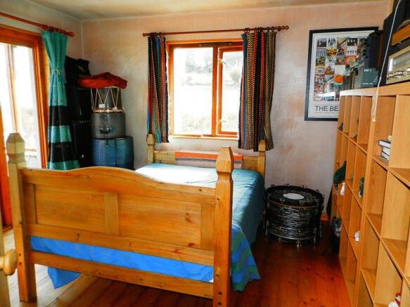 Bedroom 1 (Mas...
