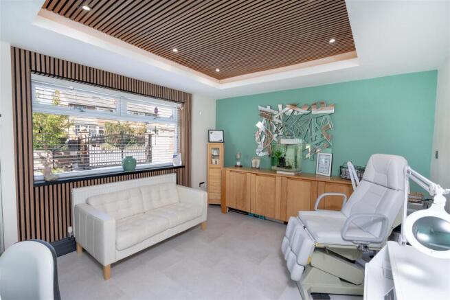 4 bed Detached for sale Image 7