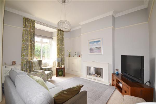 LOUNGE: