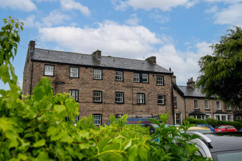 6 Green View Flats, Kendal, Cumbria, LA9 4QS